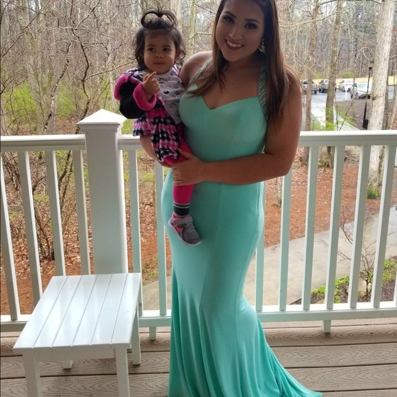 Prom dress! - Picture 7 of 8